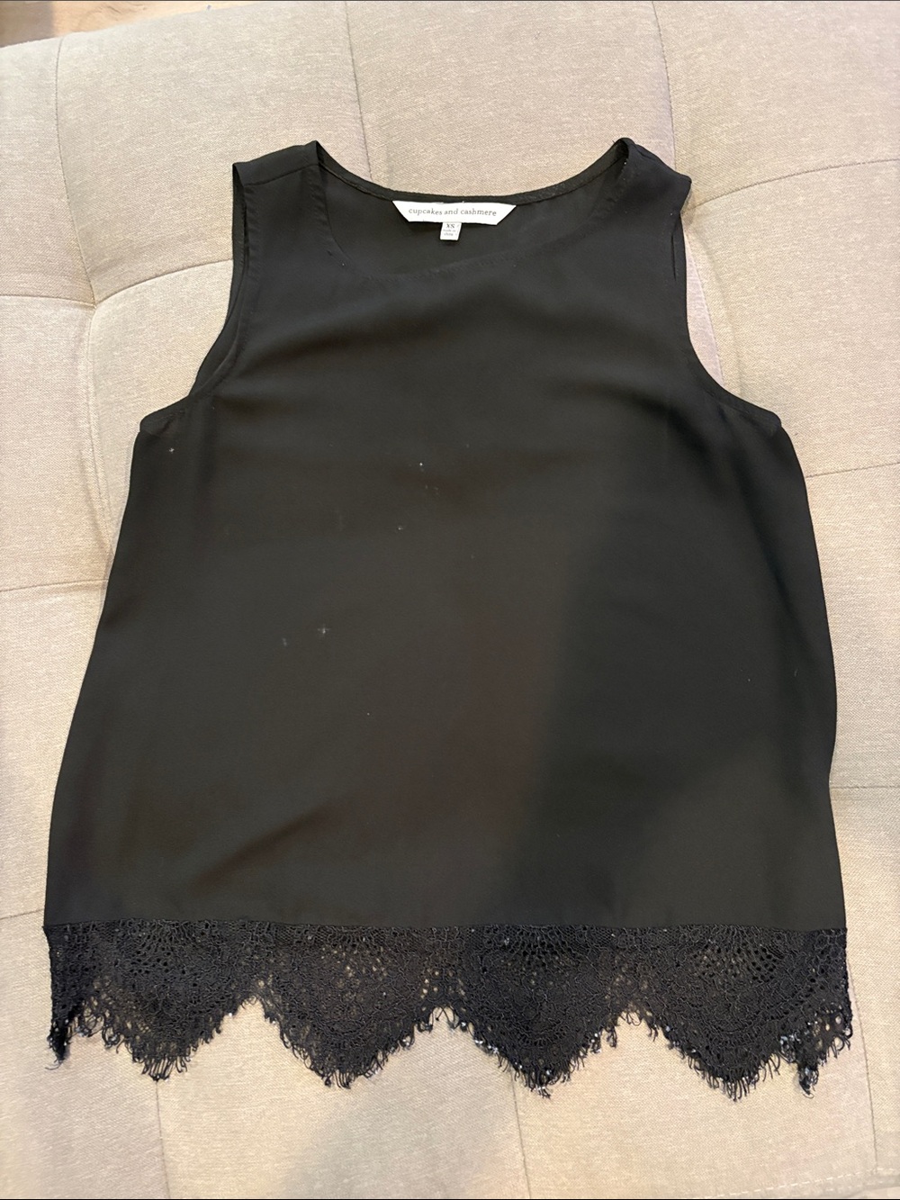 cupcakes & cashmere Black Sleeveless Lace-Hem Tank Top